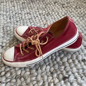 Gently used Converse sneakers - Women’s size 10